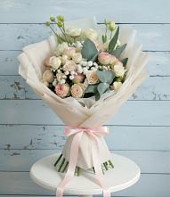 Букет цветов из:  Розы и Лизиантусы #REPLACE_PRED# Карагай