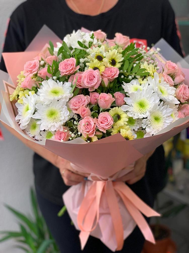 Букет цветов из: Розы и Хризантемы в Карагай