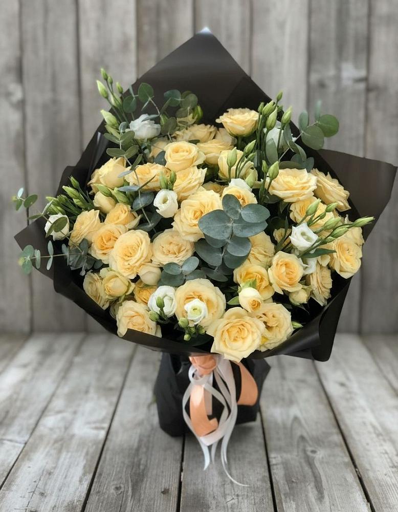 Букет цветов из: Розы и Лизиантусы в Карагай