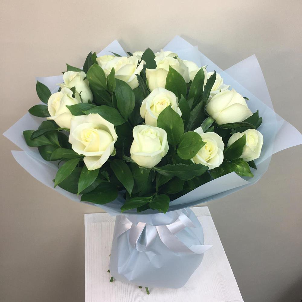 Букет 15 Белых роз Проуд в Карагай