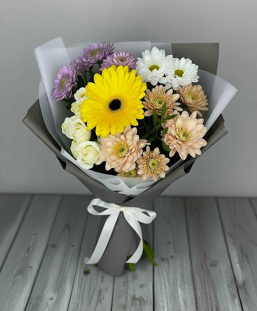Букет цветов из: Розы, Герберы и Хризантемы в Карагай