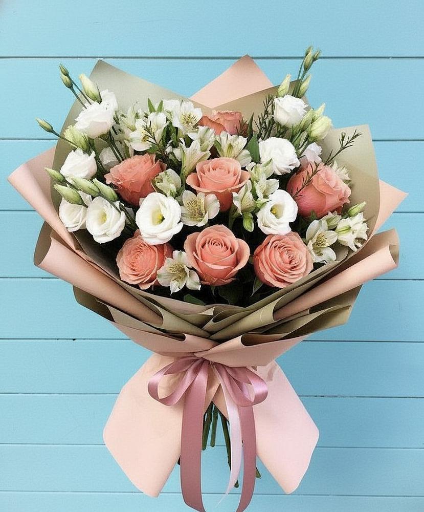 Букет цветов из: Розы, Альстромерии и Лизиантусы в Карагай