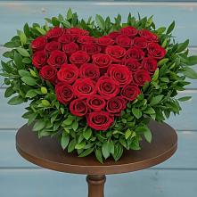 Цветочная композиция из Розы в виде сердца в Карагай