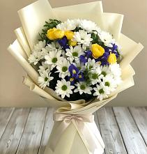 Букет цветов из:  Ирисы, Хризантемы и Розы #REPLACE_PRED# Карагай