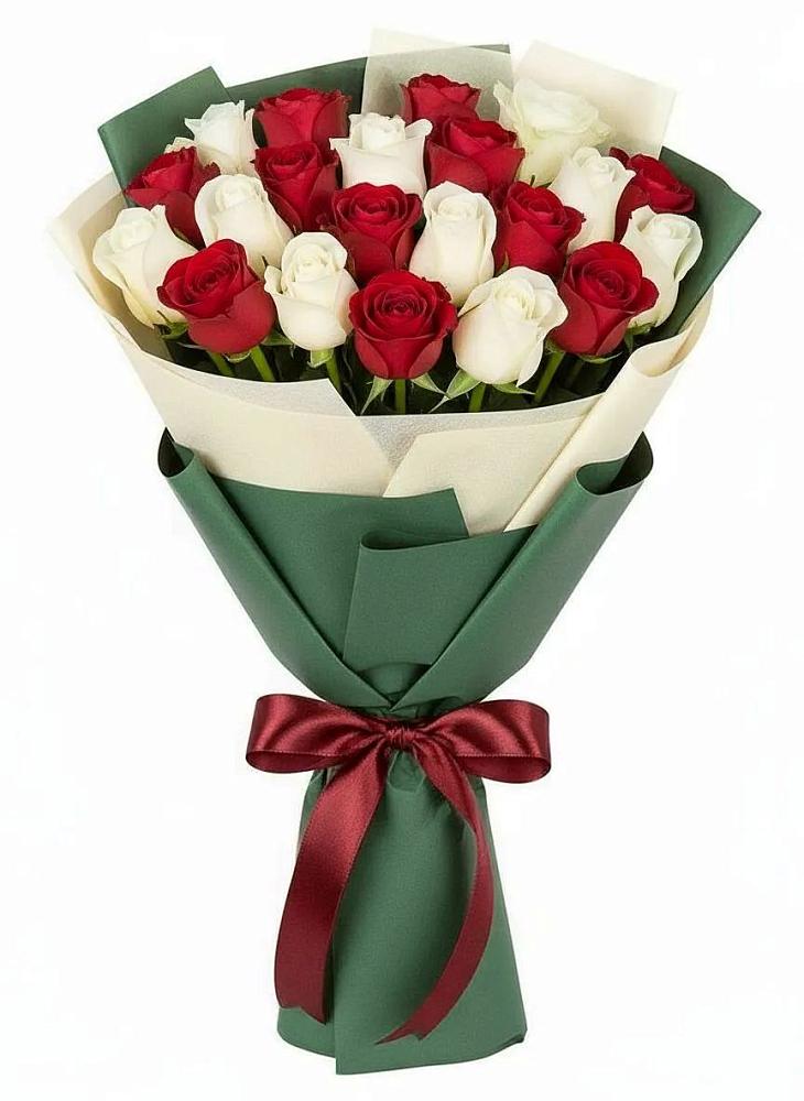 Букет Микс из красных и белых роз в Карагай