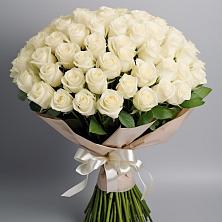 Букет 101 беля роза Белоснежка в Карагай