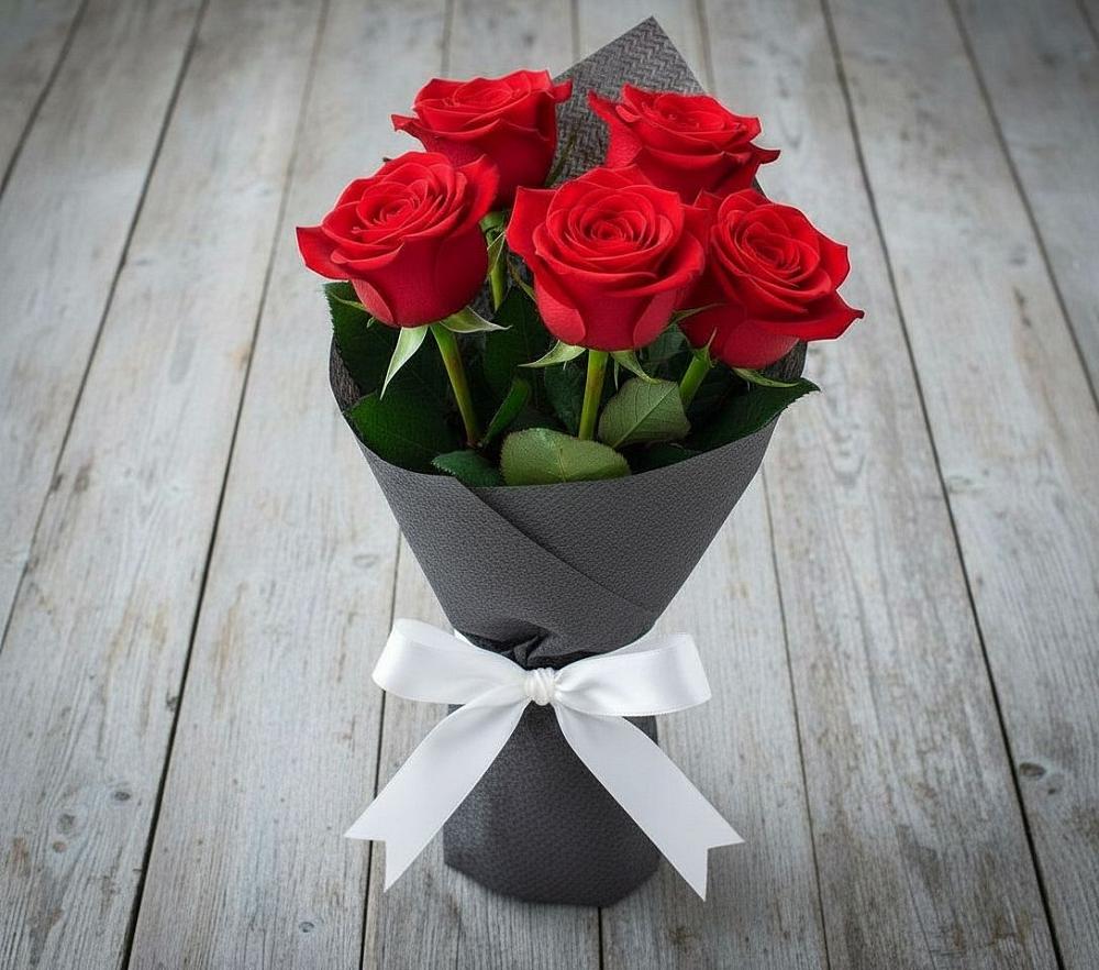 Букет 5 Красных роз Эдлесс Лав в Карагай