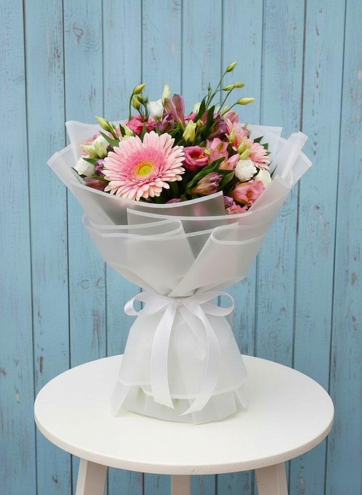 Букет цветов из: Герберы, Альстромерии и Лизиантусы в Карагай