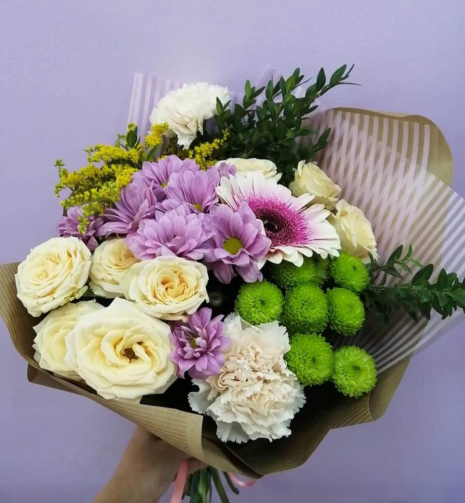 Букет цветов из: Хризантемы, Розы, Гвоздики и Герберы в Карагай