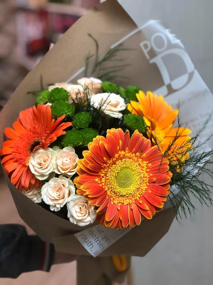 Букет цветов из: Герберы, Хризантемы и Розы в Карагай