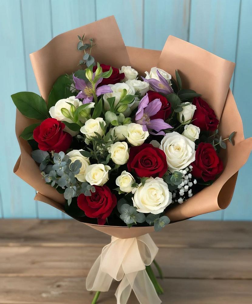 Букет цветов из: Розы и Альстромерии в Карагай