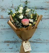 Букет цветов из:  Розы и Лизиантусы в Карагай
